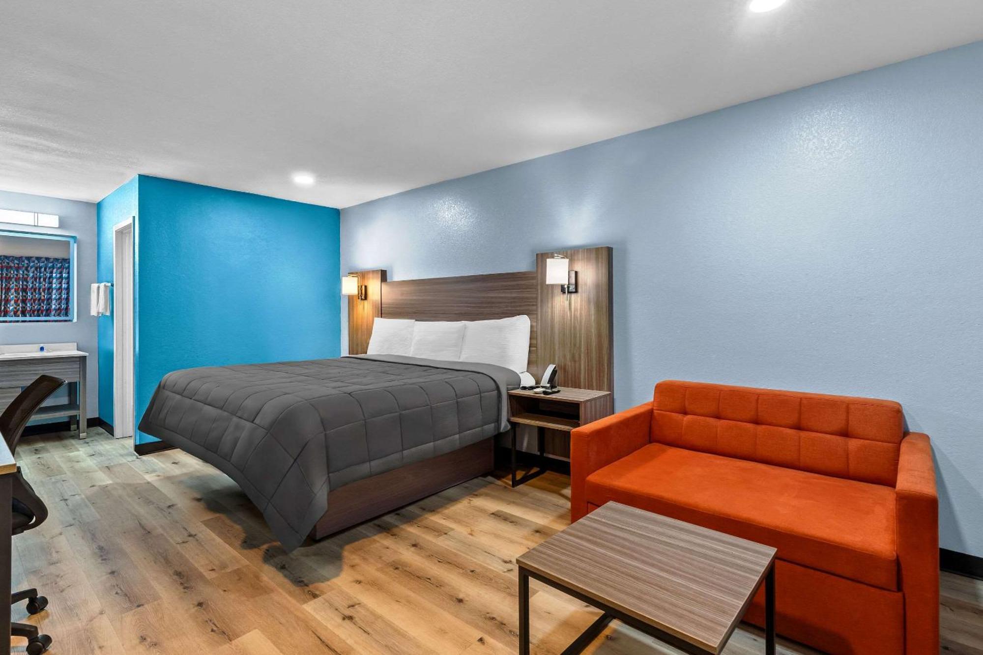 ברוקהייבן Rodeway Inn & Suites מראה חיצוני תמונה