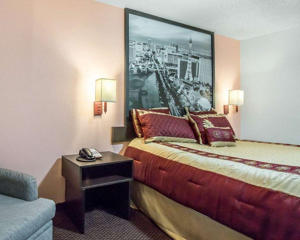 ברוקהייבן Rodeway Inn & Suites חדר תמונה