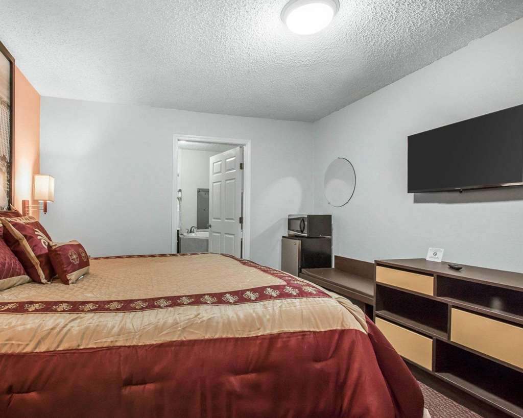 ברוקהייבן Rodeway Inn & Suites חדר תמונה