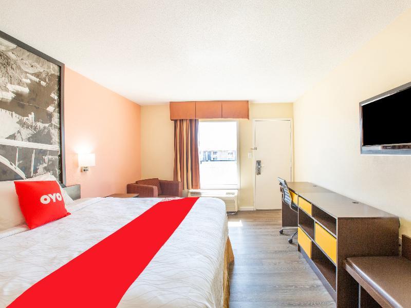 ברוקהייבן Rodeway Inn & Suites מראה חיצוני תמונה