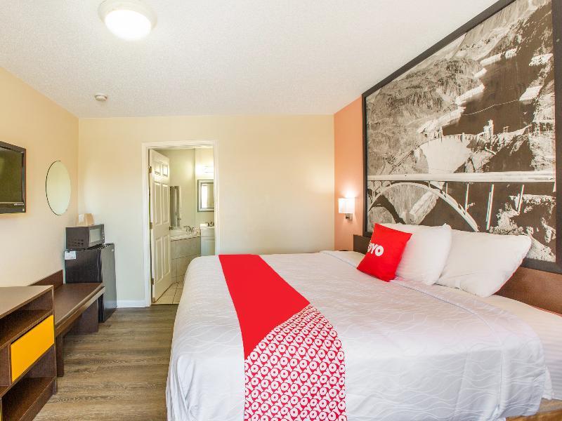 ברוקהייבן Rodeway Inn & Suites מראה חיצוני תמונה