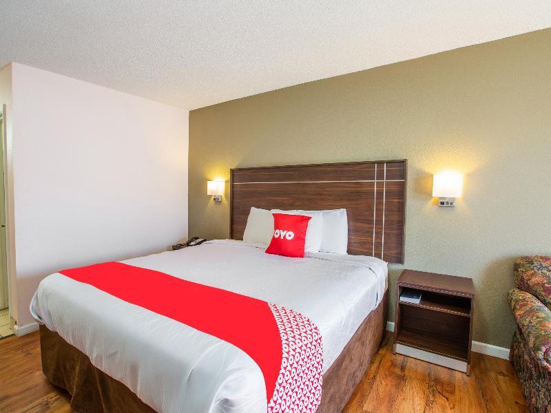 ברוקהייבן Rodeway Inn & Suites מראה חיצוני תמונה
